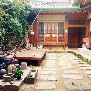 Gongsimga Hanok Affittacamere