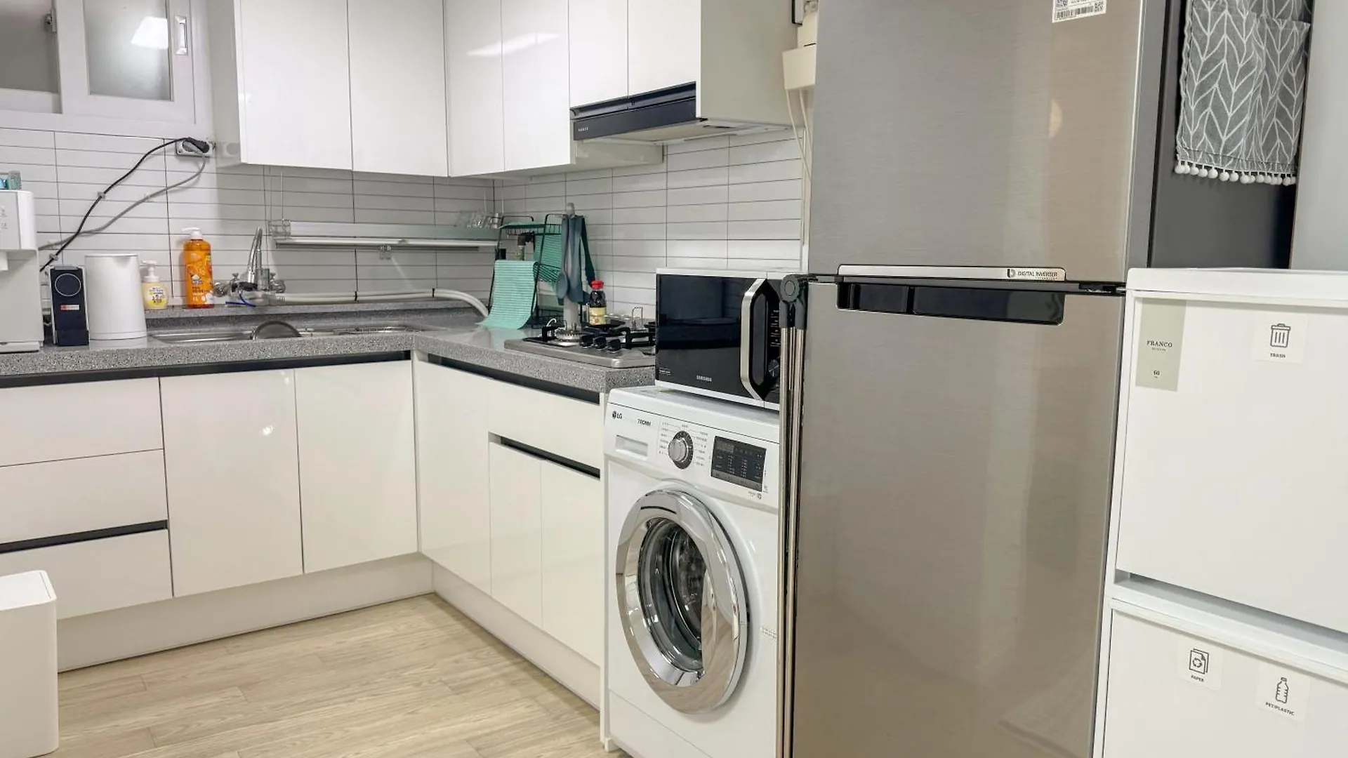 Hong-Cho Stay Sinchon Seoul Villa